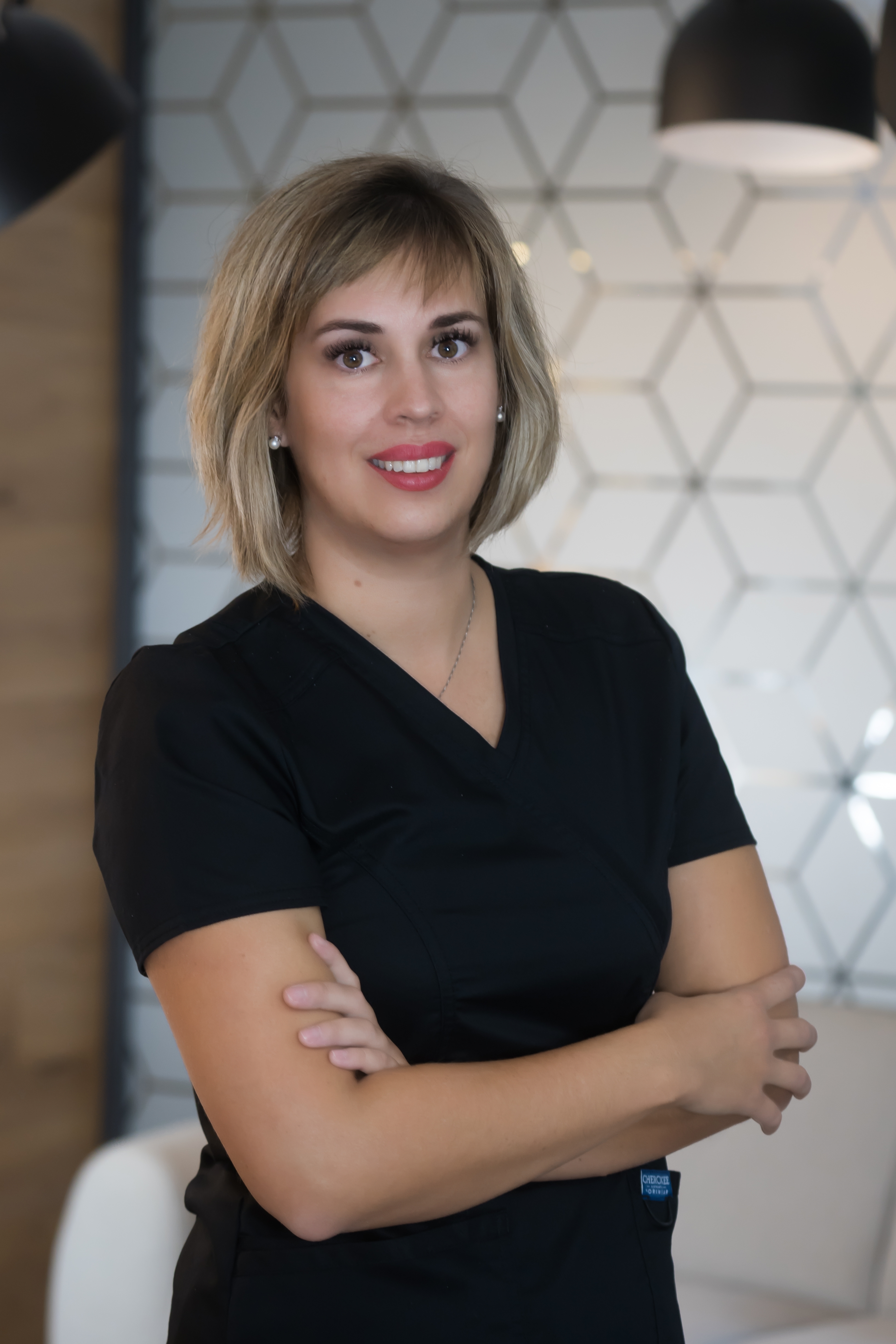 Dr. Erika Peter, specialist i oral kirurgi